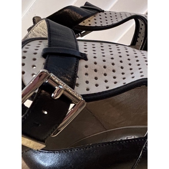 Michael Kors Peep Toes Laser Cut Buckle Heels Black and White Womens Size 8 - Picture 4 of 12